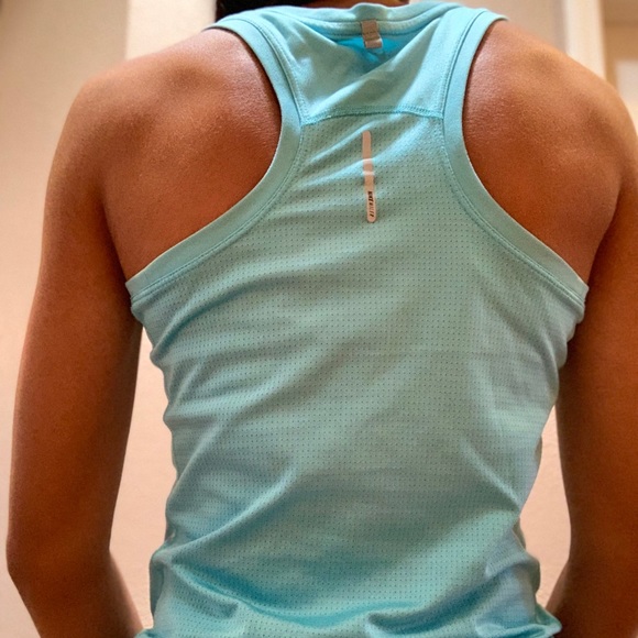 Dri-Fit Nike Miler Tank - Picture 2 of 5